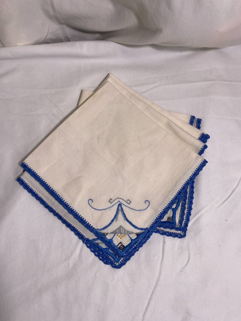 Vintage Linen Cocktail Napkins Set Blue Embroidered Lace Edge Floral Corner 5 Pc - Picture 9 of 9
